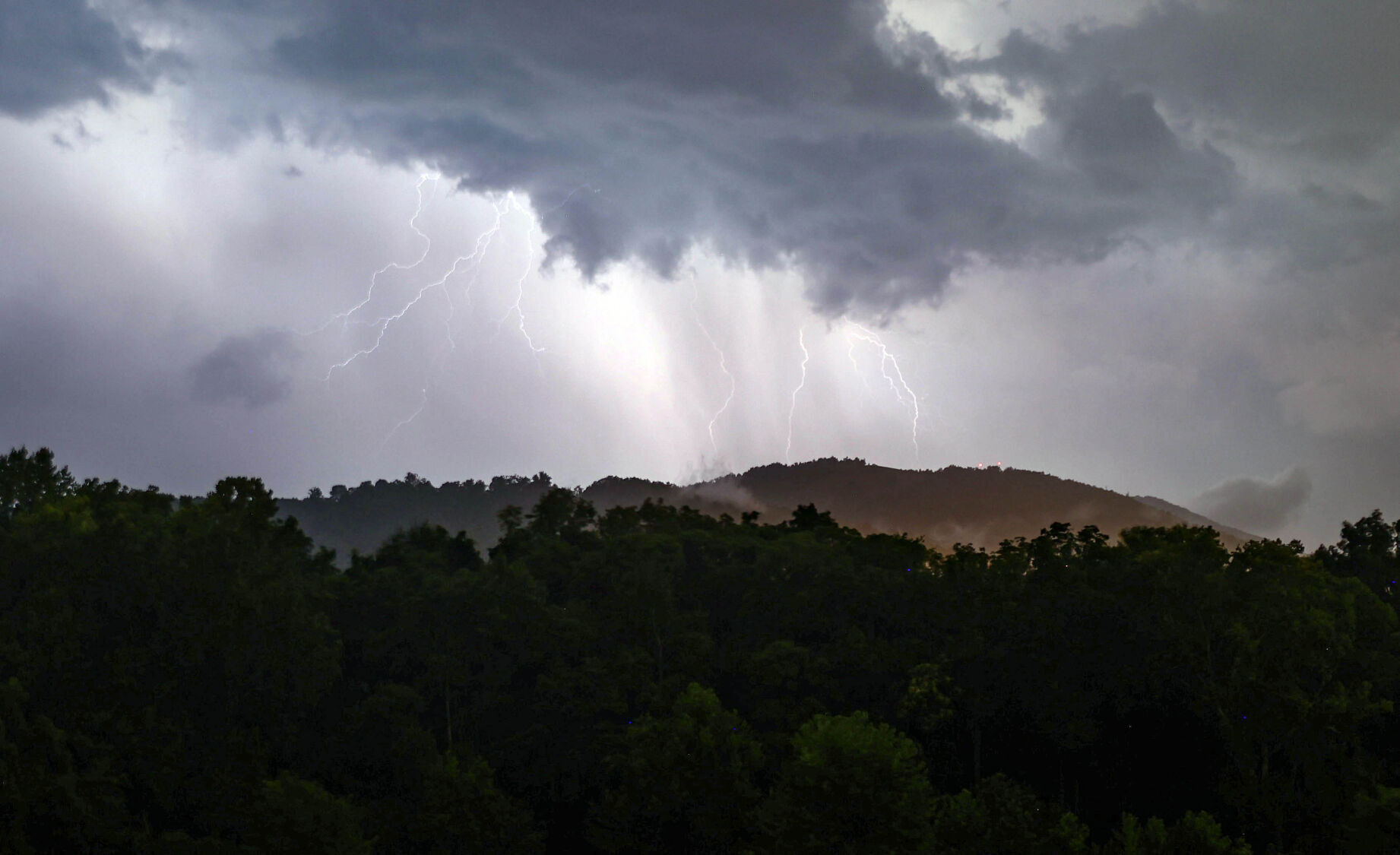 072921-cdp-news-scottsville-storm205.JPG
